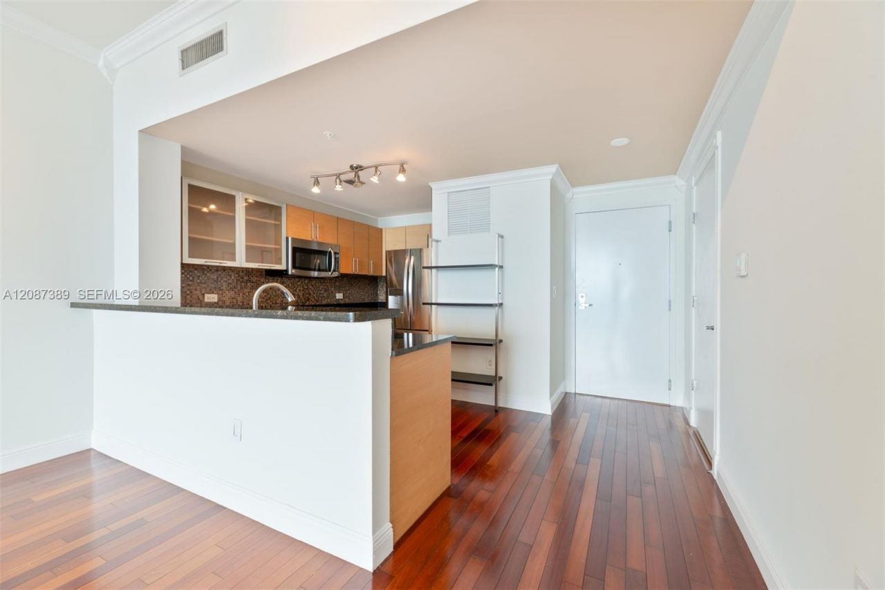 725 NE 22nd St, Unit 8E, Miami, FL 33137 Photo