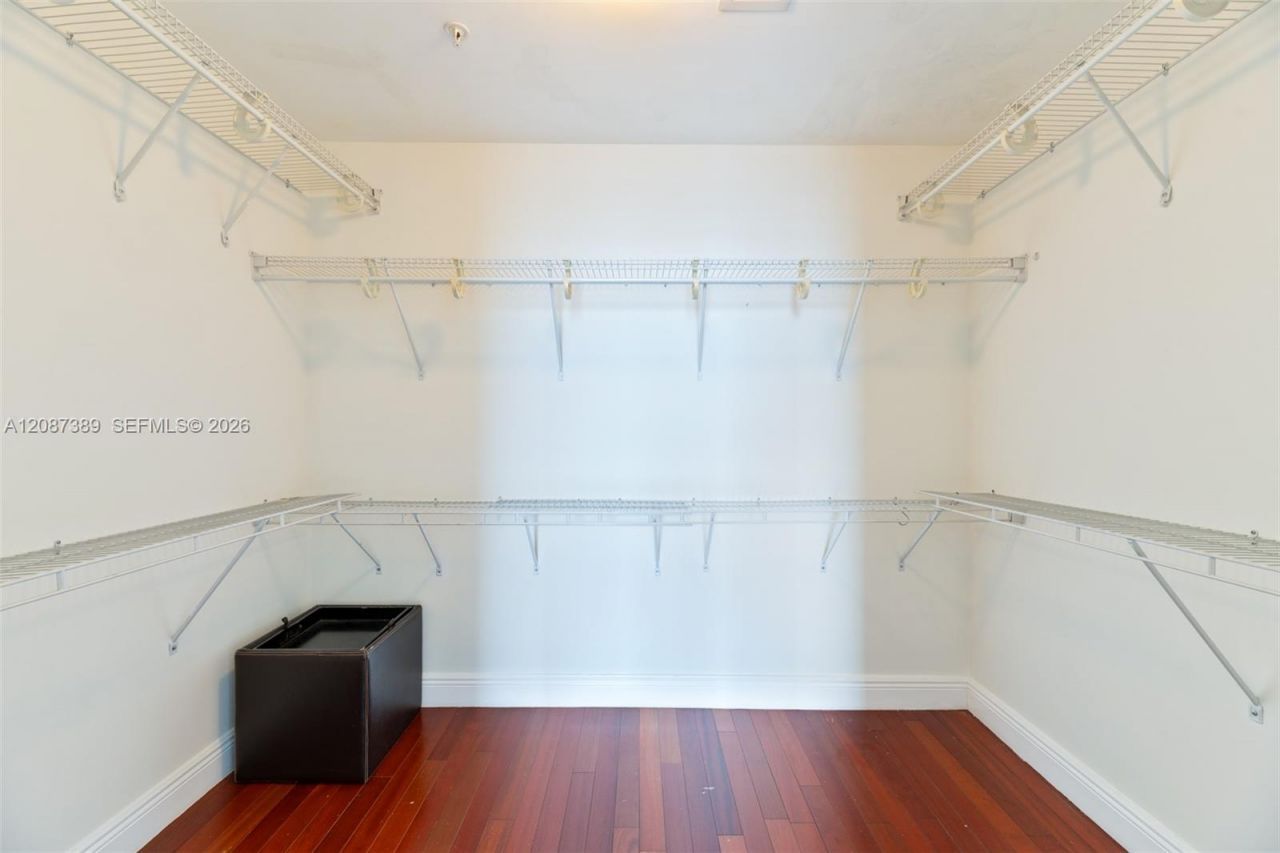 725 NE 22nd St, Unit 8E, Miami, FL 33137 Photo