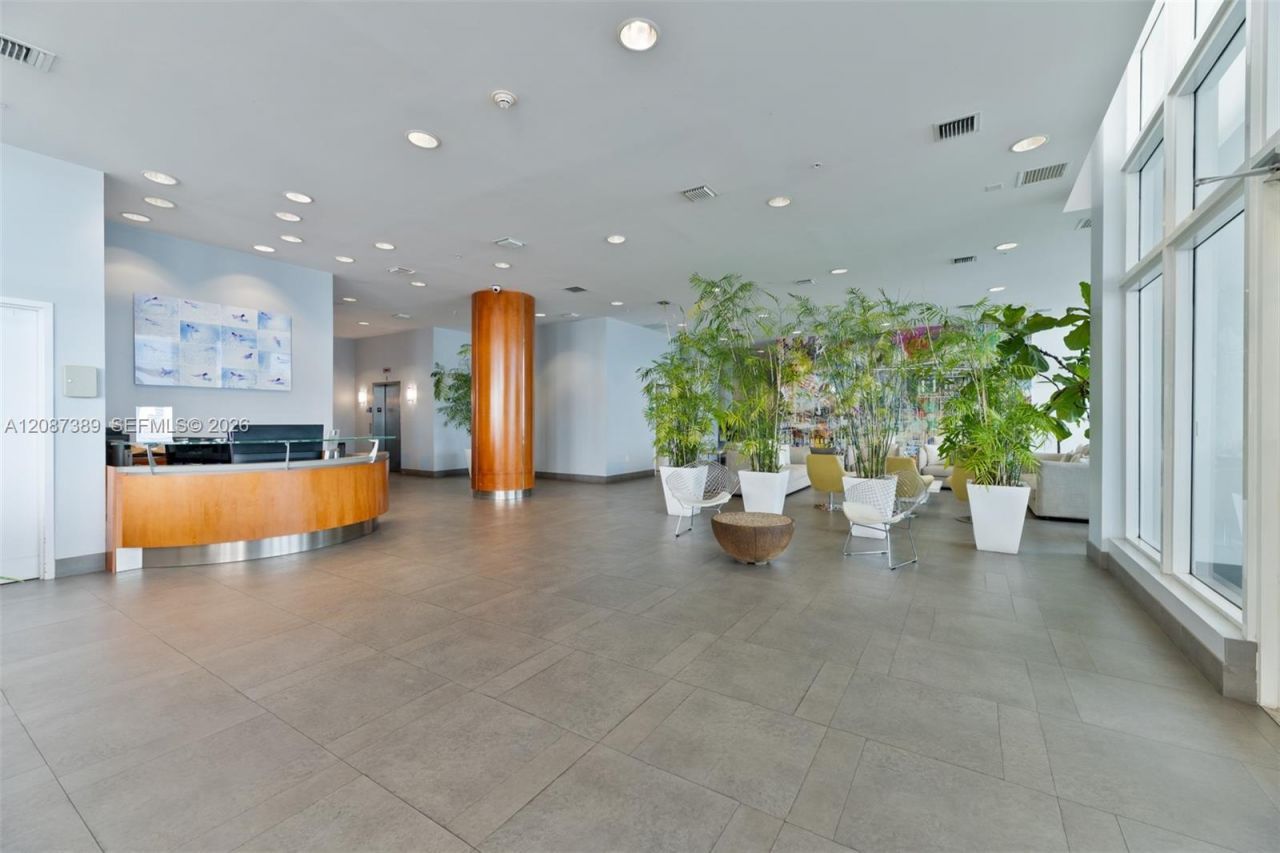 725 NE 22nd St, Unit 8E, Miami, FL 33137 Photo