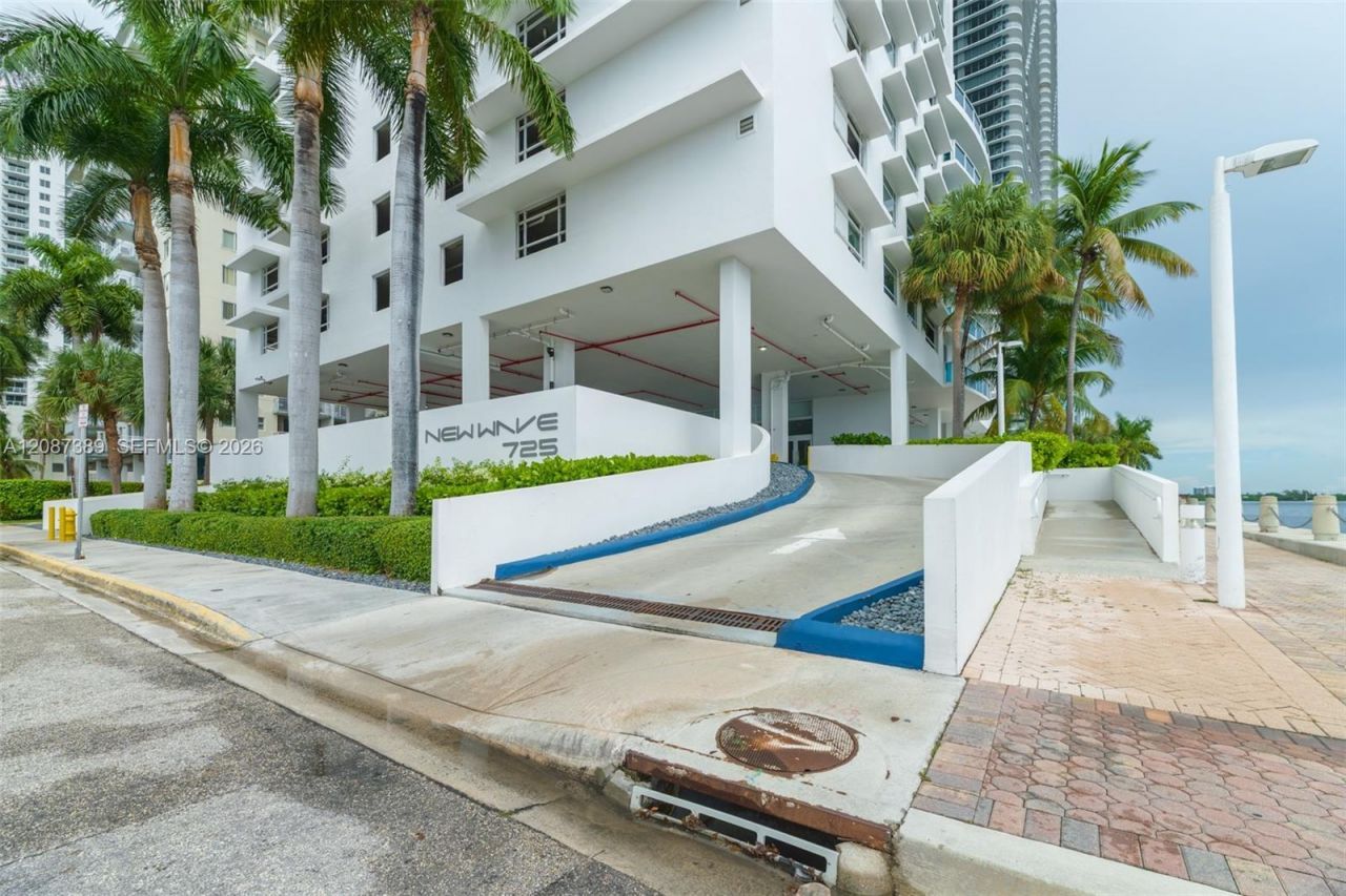 725 NE 22nd St, Unit 8E, Miami, FL 33137 Photo