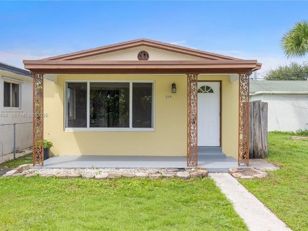 619 N D ST, Lake Worth, FL 33460