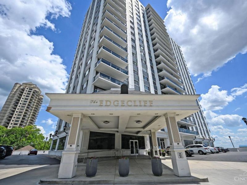 2200 Victory Parkway, Unit 806, Cincinnati, OH 45206 Photo 1