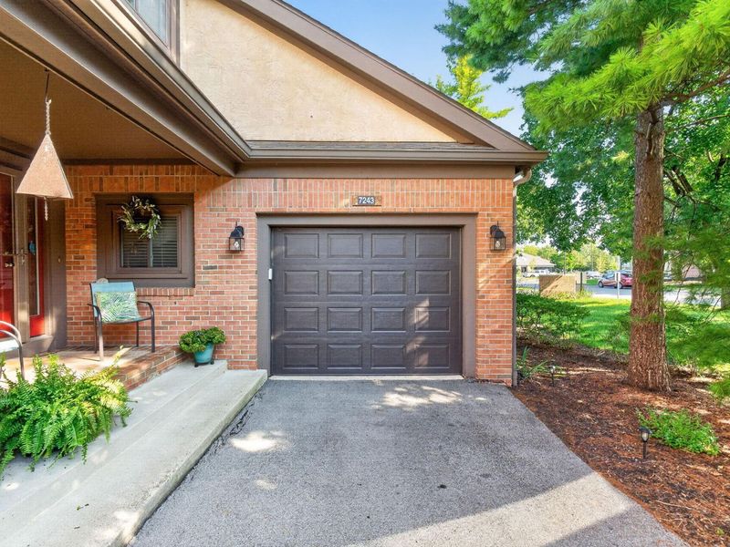 7243 Inverness Court , Dublin, OH 43016 Photo 4