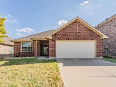 9417 Tierra Verde Drive, Fort Worth, TX 76177