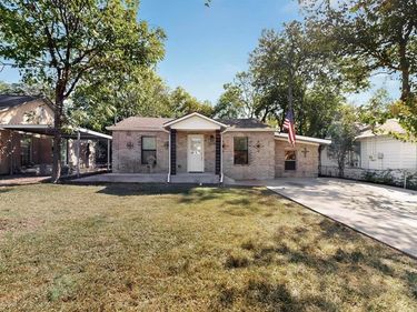 4214 Falls Drive, Dallas, TX 75211