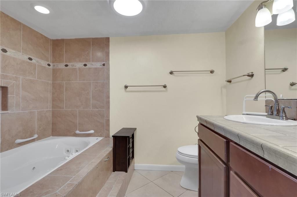 1400 Blue Point Ave, Unit 208, Naples, FL 34102 Photo