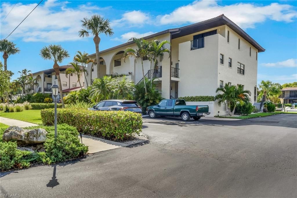 1400 Blue Point Ave, Unit 208, Naples, FL 34102 Photo