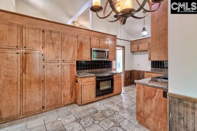 106 Land Of Lakes Boulevard Photo 11