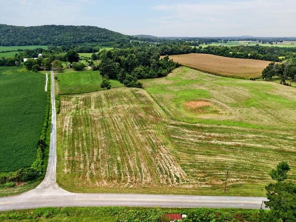 4785 Dark Hollow Rd, Mcminnville, TN 37110
