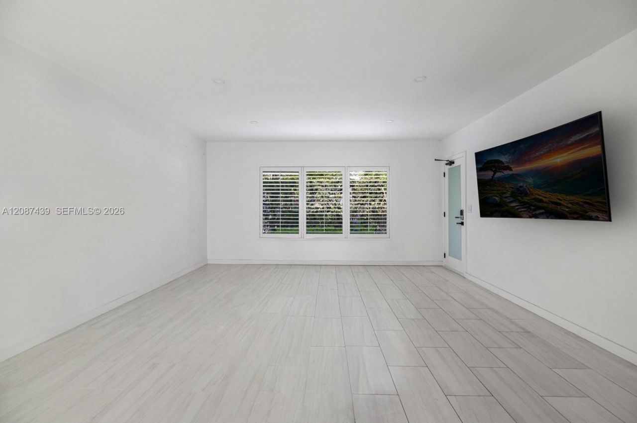 3909 Garden Ave, Miami Beach, FL 33140 Photo