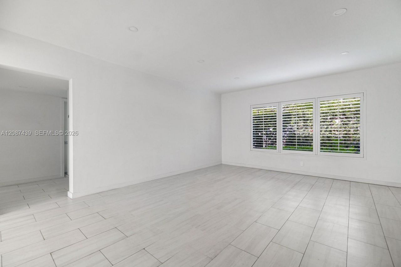 3909 Garden Ave, Miami Beach, FL 33140 Photo