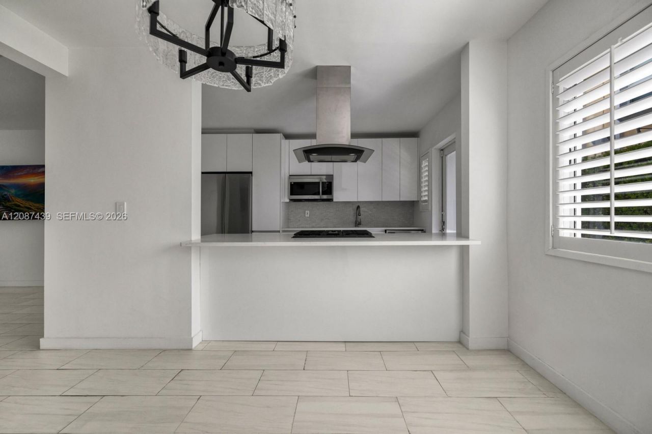 3909 Garden Ave, Miami Beach, FL 33140 Photo