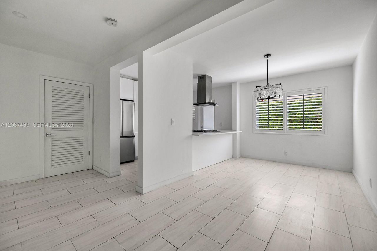 3909 Garden Ave, Miami Beach, FL 33140 Photo