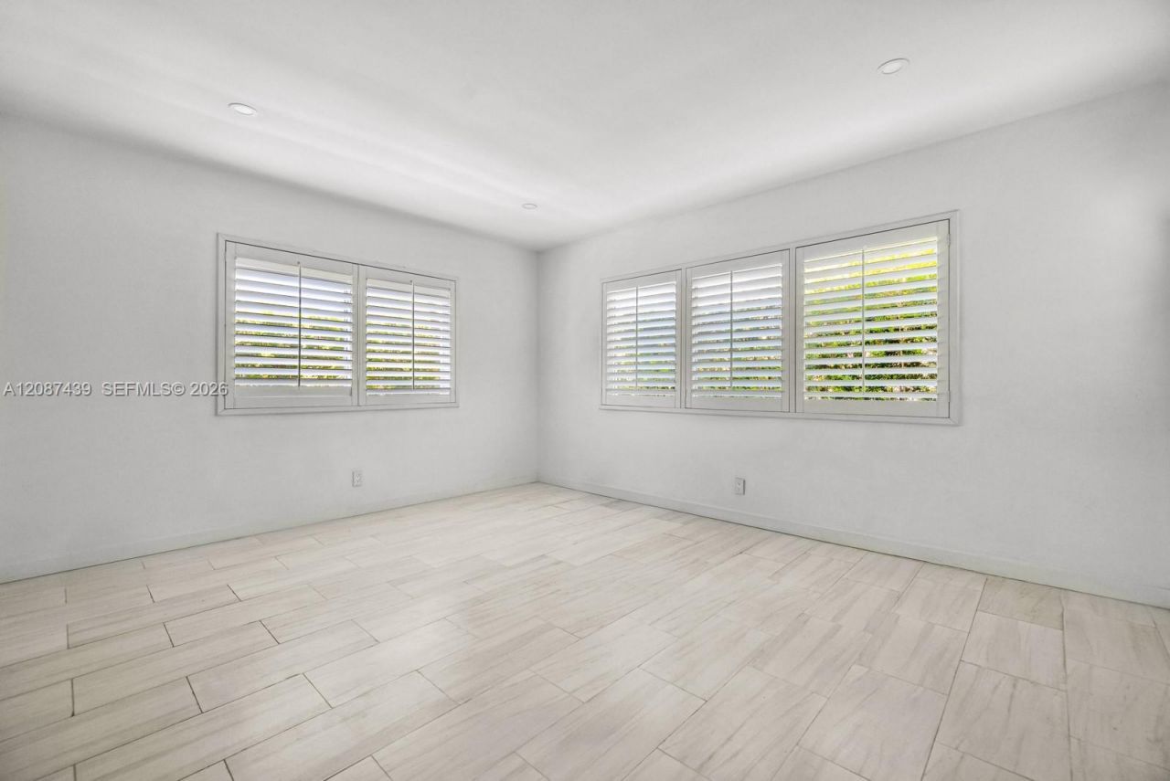 3909 Garden Ave, Miami Beach, FL 33140 Photo