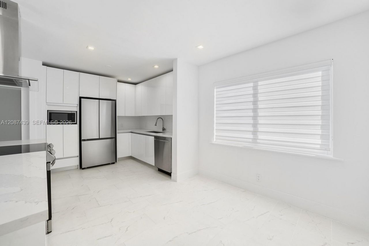 3909 Garden Ave, Miami Beach, FL 33140 Photo