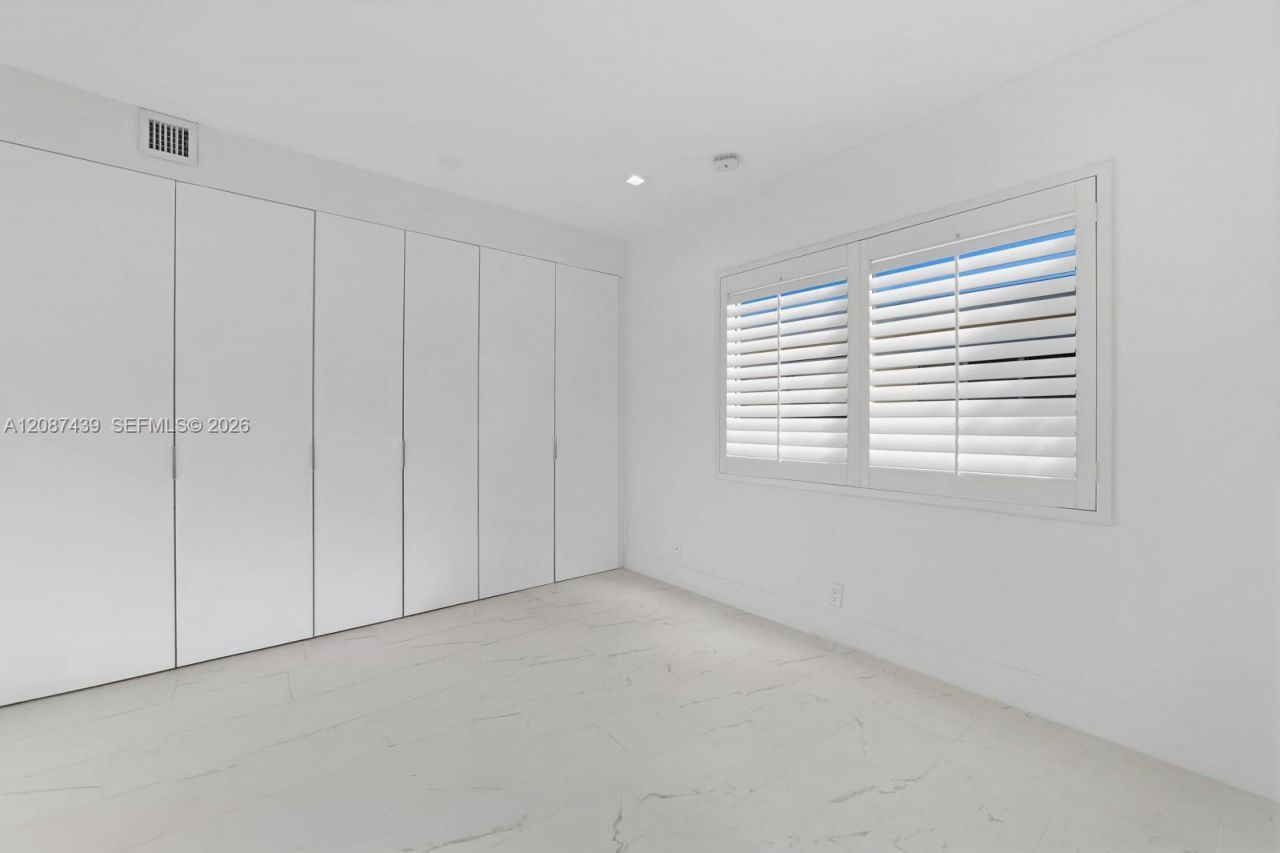 3909 Garden Ave, Miami Beach, FL 33140 Photo
