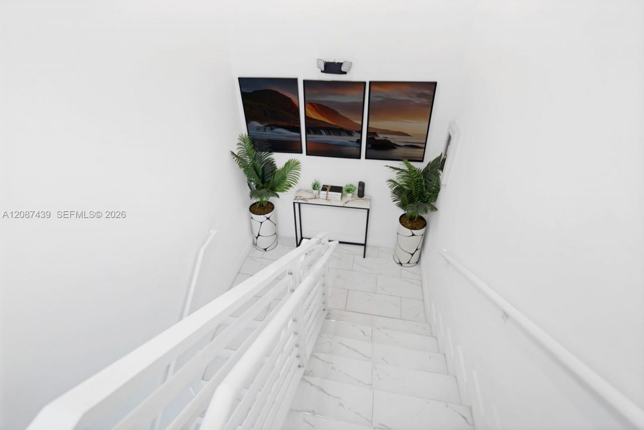 3909 Garden Ave, Miami Beach, FL 33140 Photo