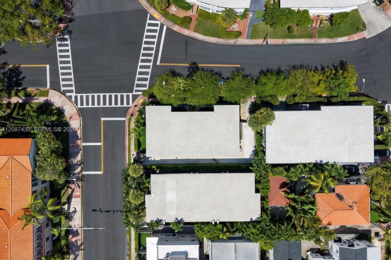 3909 Garden Ave, Miami Beach, FL 33140 Photo