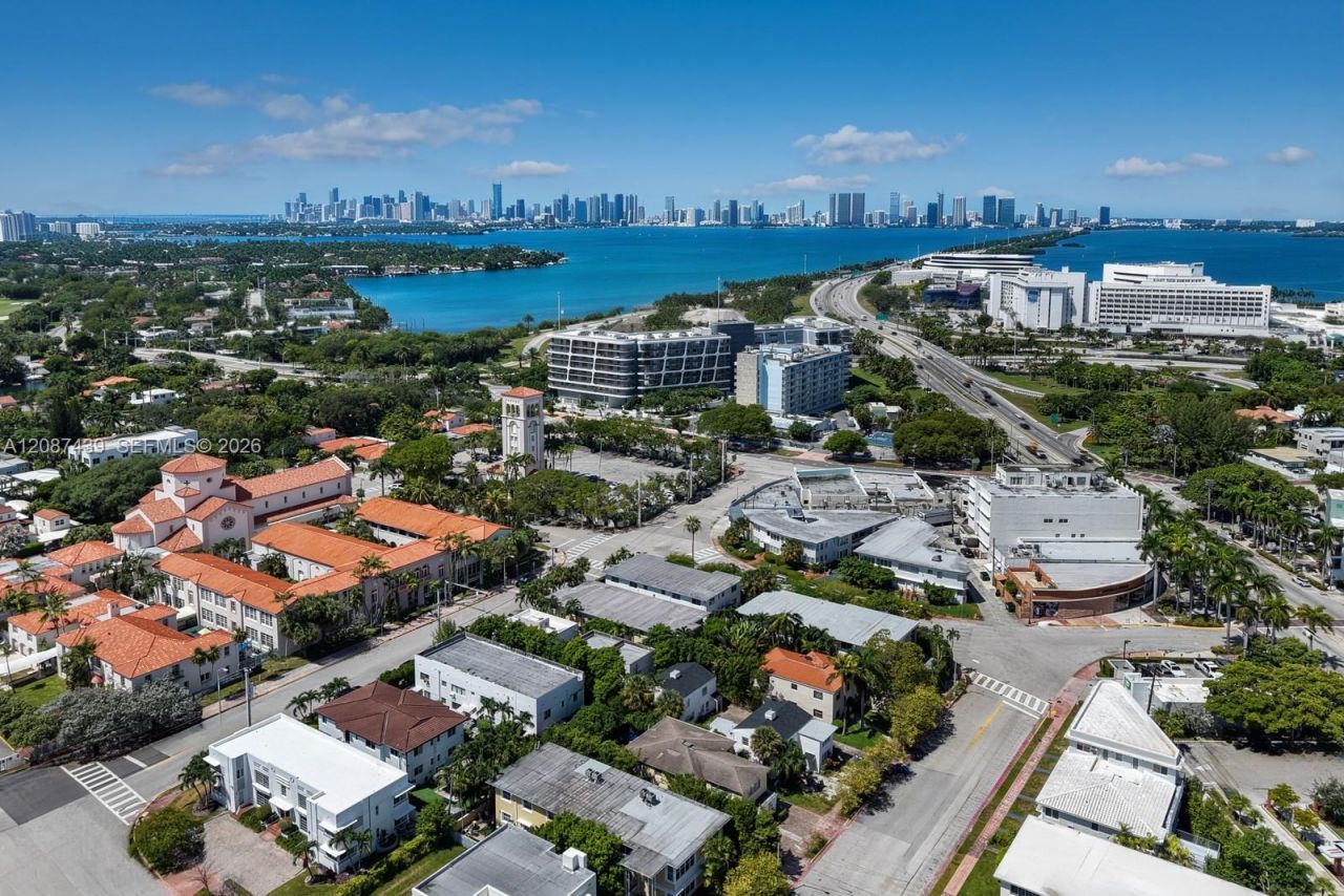 3909 Garden Ave, Miami Beach, FL 33140 Photo
