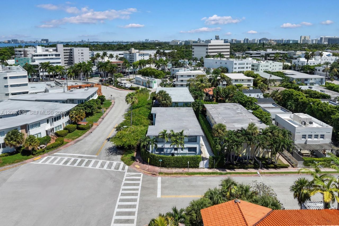 3909 Garden Ave, Miami Beach, FL 33140 Photo
