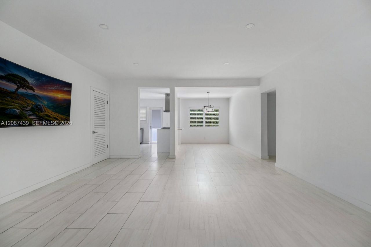 3909 Garden Ave, Miami Beach, FL 33140 Photo