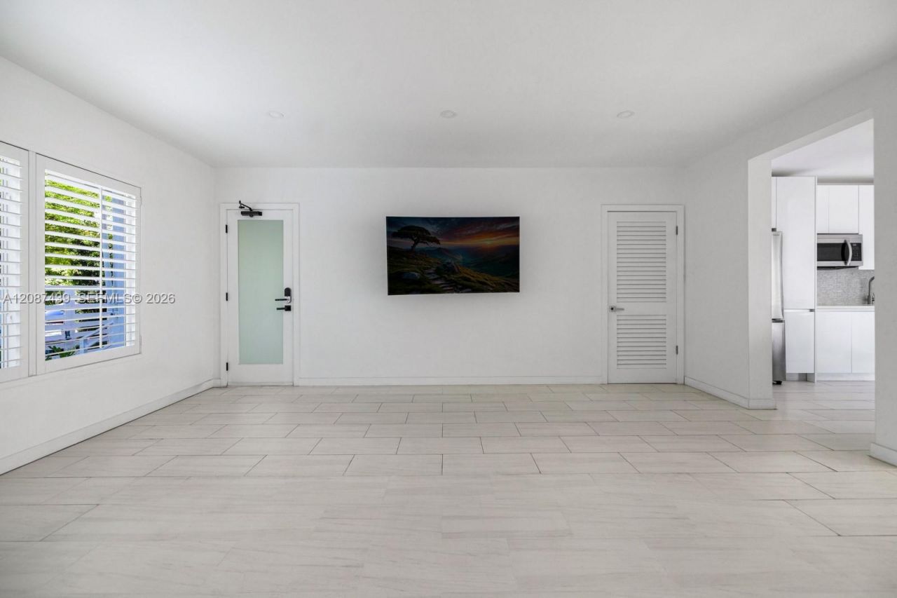 3909 Garden Ave, Miami Beach, FL 33140 Photo