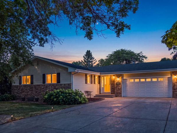 9920 36th Place N, Plymouth, MN 55441