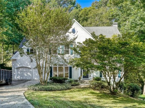 1363 Fallsbrook Way NW, Acworth, GA 30101
