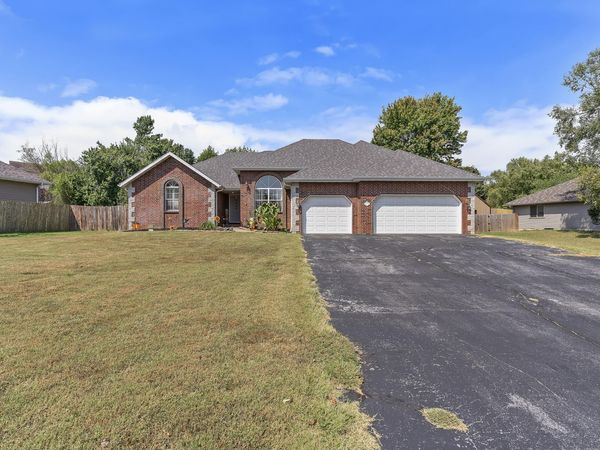 2081 N Preakness Drive , Nixa, MO 65714