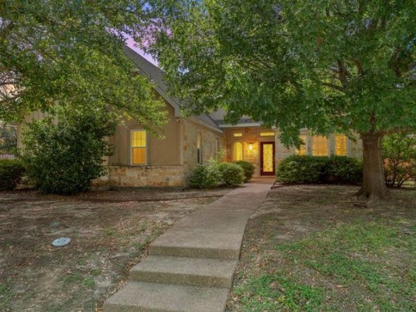 17015 Stonebriar Road, Woodway, TX 76712