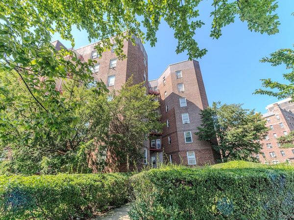 902 Ocean Parkway, Unit 3F, Brooklyn, NY 11230