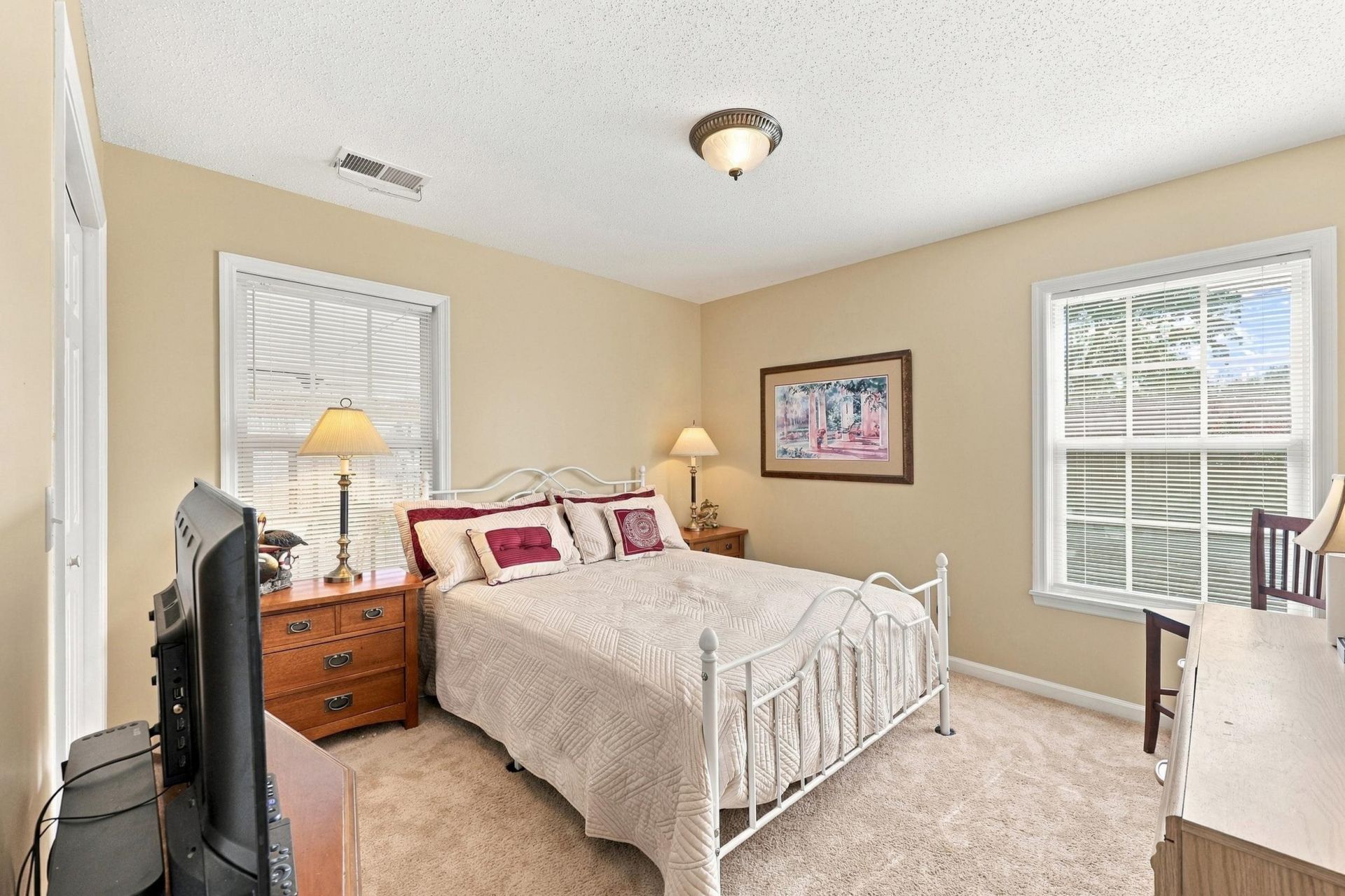 4394 Triangle St. Photo 11