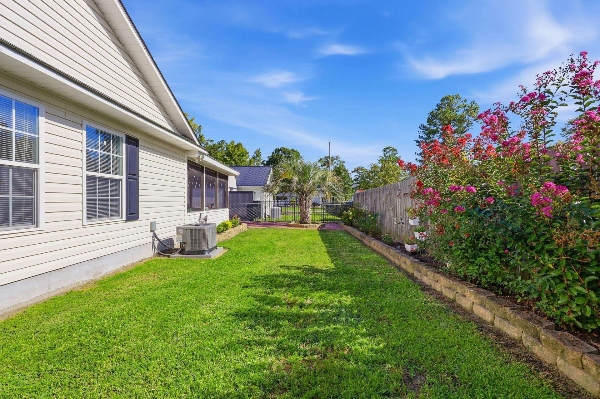 4394 Triangle St. Photo 18