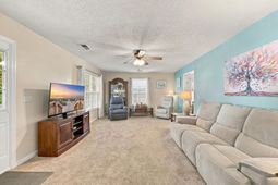 4394 Triangle St. photo 4