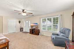 4394 Triangle St. photo 4