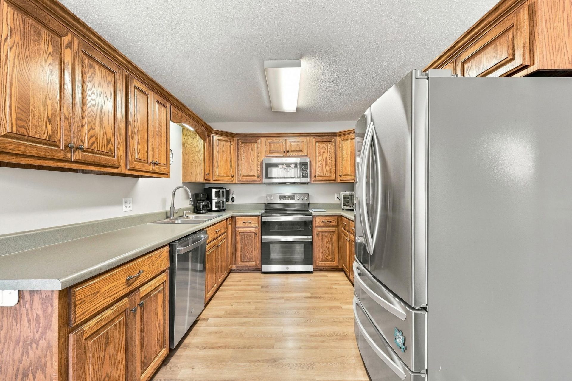 4394 Triangle St. Photo 4