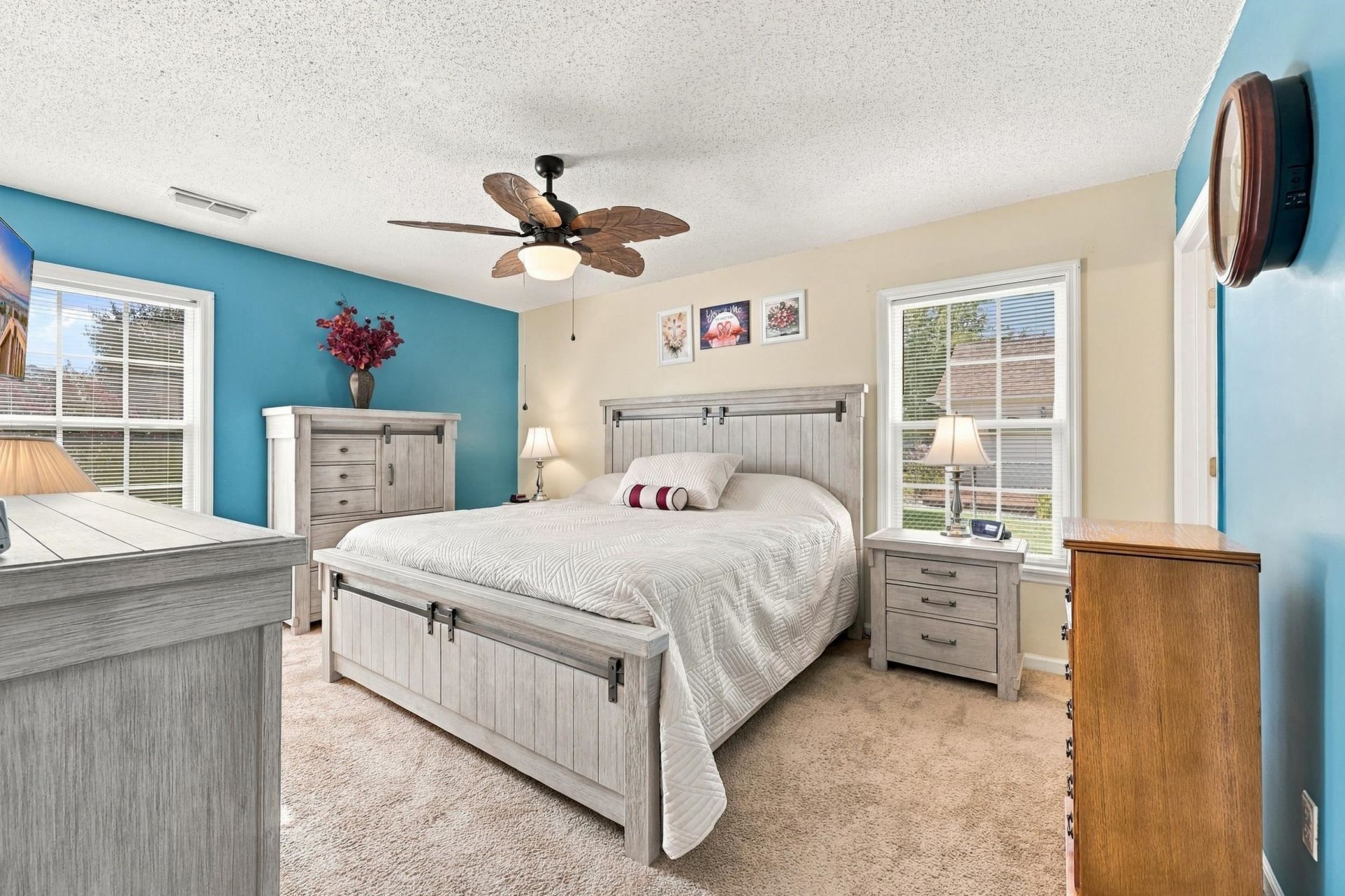 4394 Triangle St. Photo 8