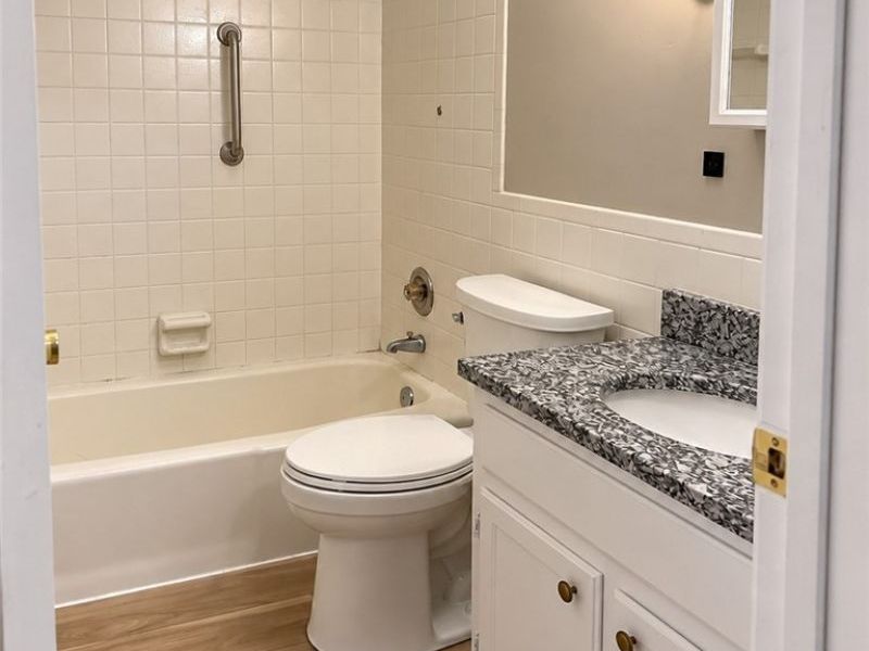 290 Lincoln Street SW, Unit I, Hartville, OH 44632 Photo 6