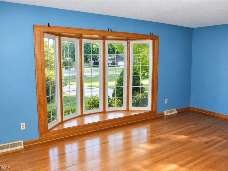 1815 Oaklawn Drive, Parma, OH 44134 Photo 3