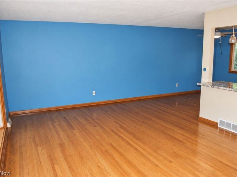 1815 Oaklawn Drive, Parma, OH 44134 Photo 4