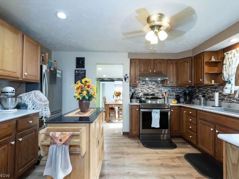 15911 Gar Highway, Montville, OH 44064 Photo 9