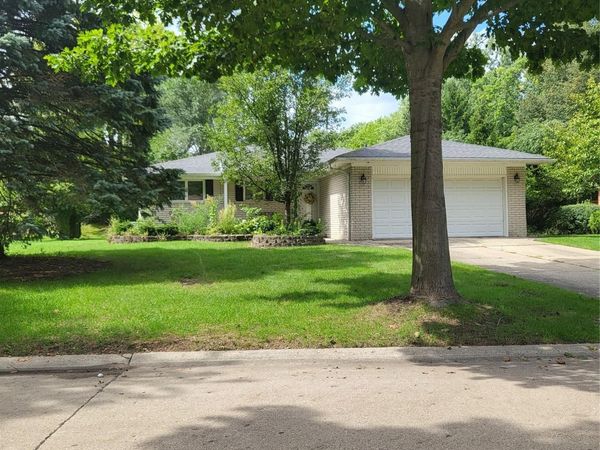 6039 Walker Drive, Troy, Mi 48085