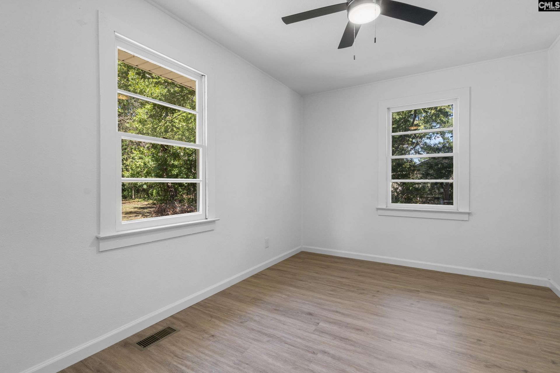518 Laurens Avenue  Photo 11