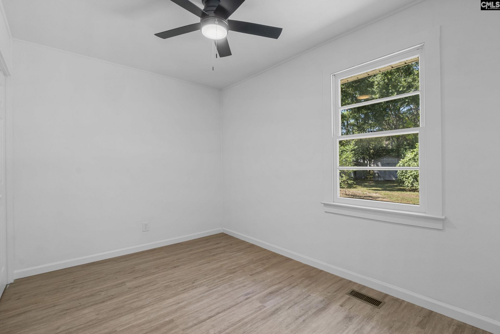 518 Laurens Avenue  Photo 9