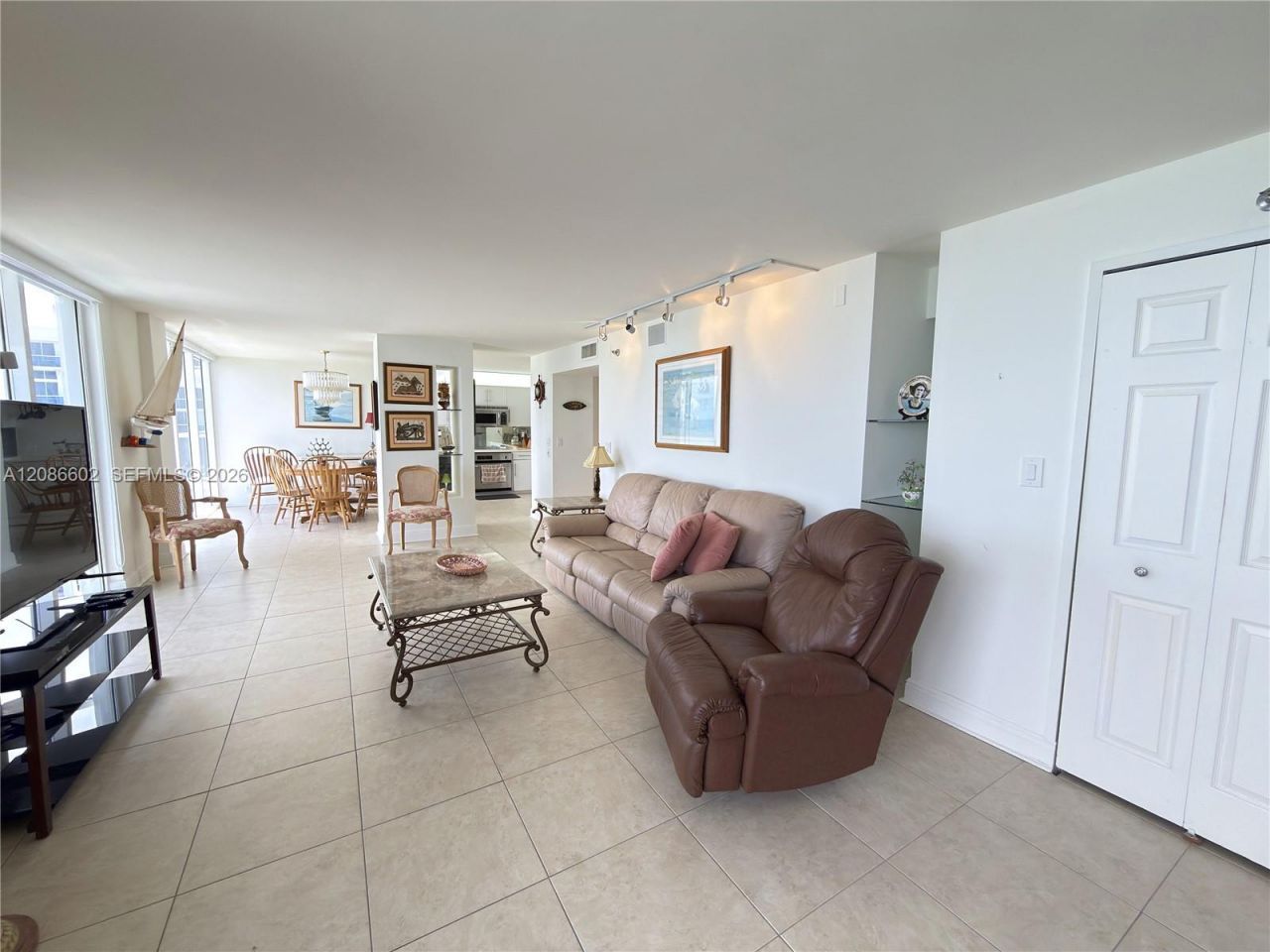 2401 Collins Ave, Unit 1801, Miami Beach, FL 33140 Photo