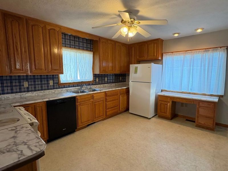 118 Thomas Street, Tiffin, OH 44883 Photo 8