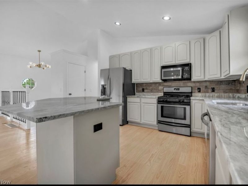 10142 Hillcrest Road, Kirtland, OH 44094 Photo 6