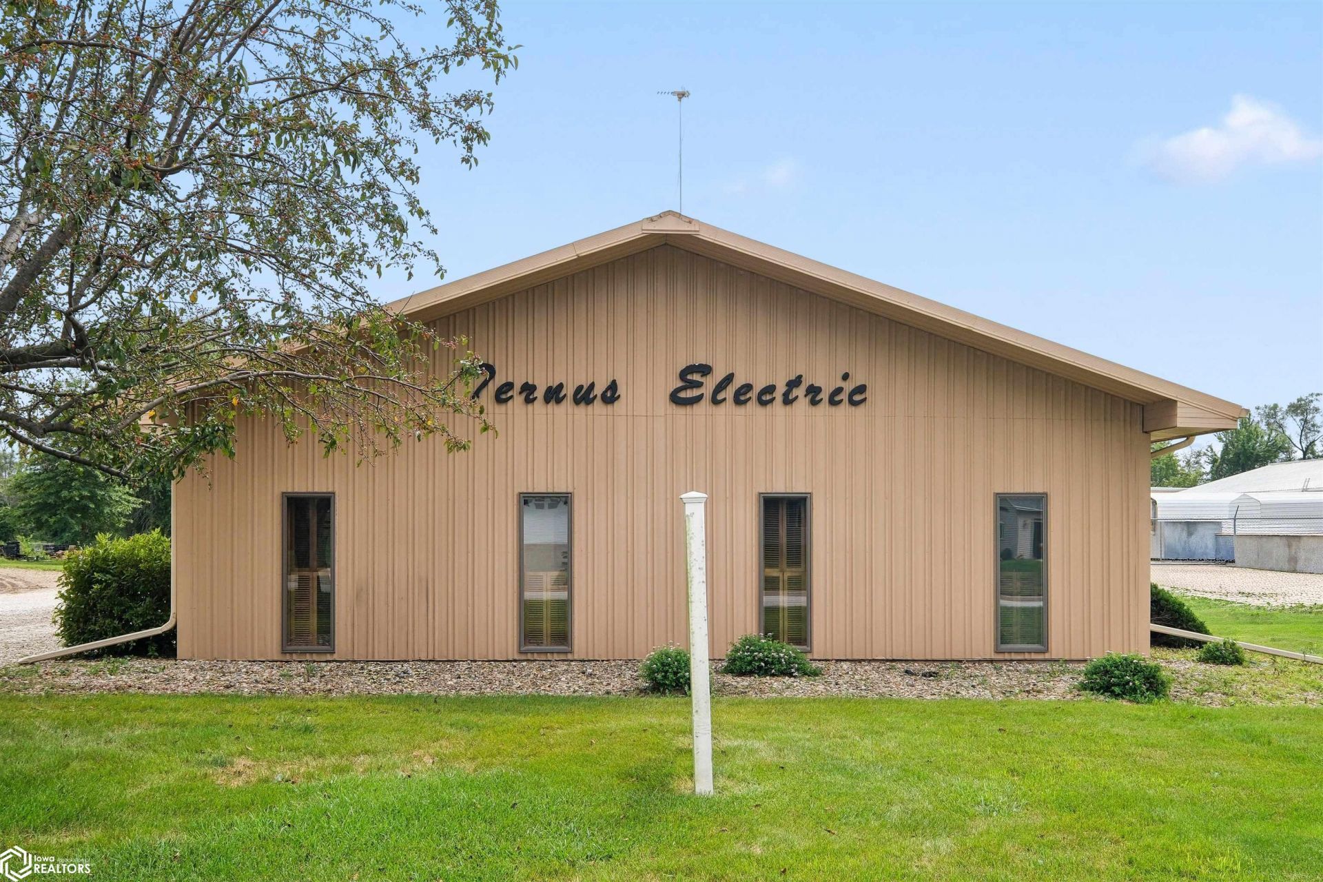1010 E 5th Street, Tama, IA 52339 Main Photo