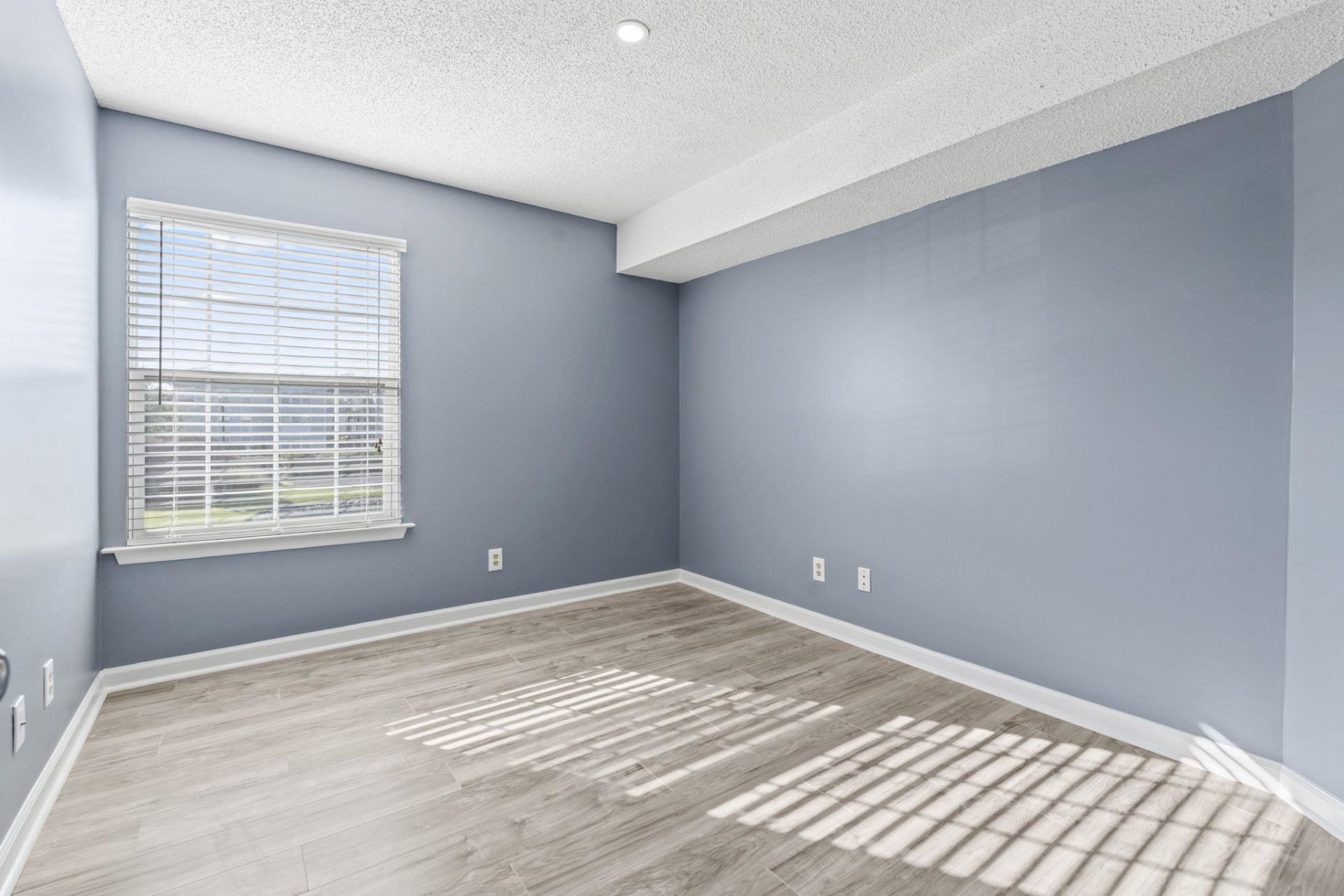 2258 Essex Dr. Photo 30