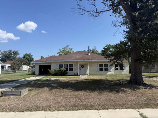 208 W 8Th St, Smackover, AR 71762
